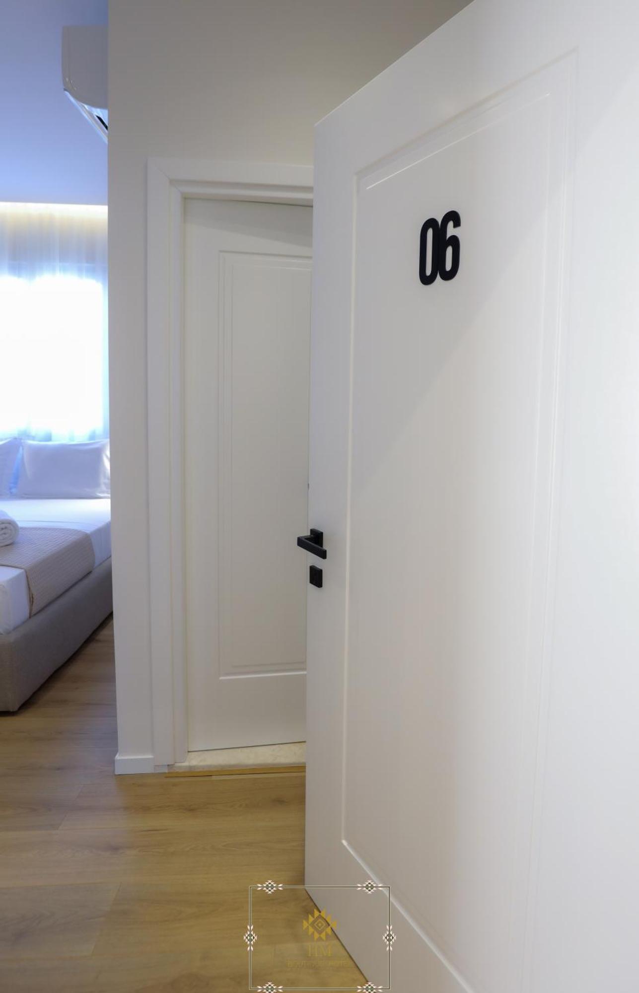 Hm Boutique Hotel Krujë Екстериор снимка
